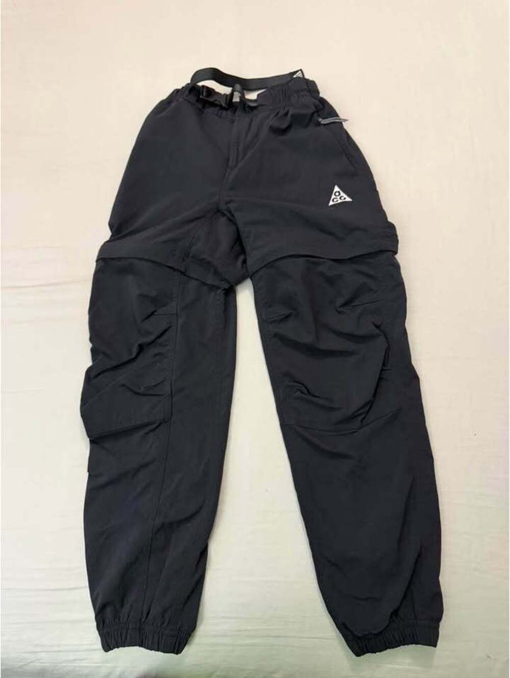Nike ACG Convertible Cargo Pants Boys/Kids Size Small
Used Like New $40